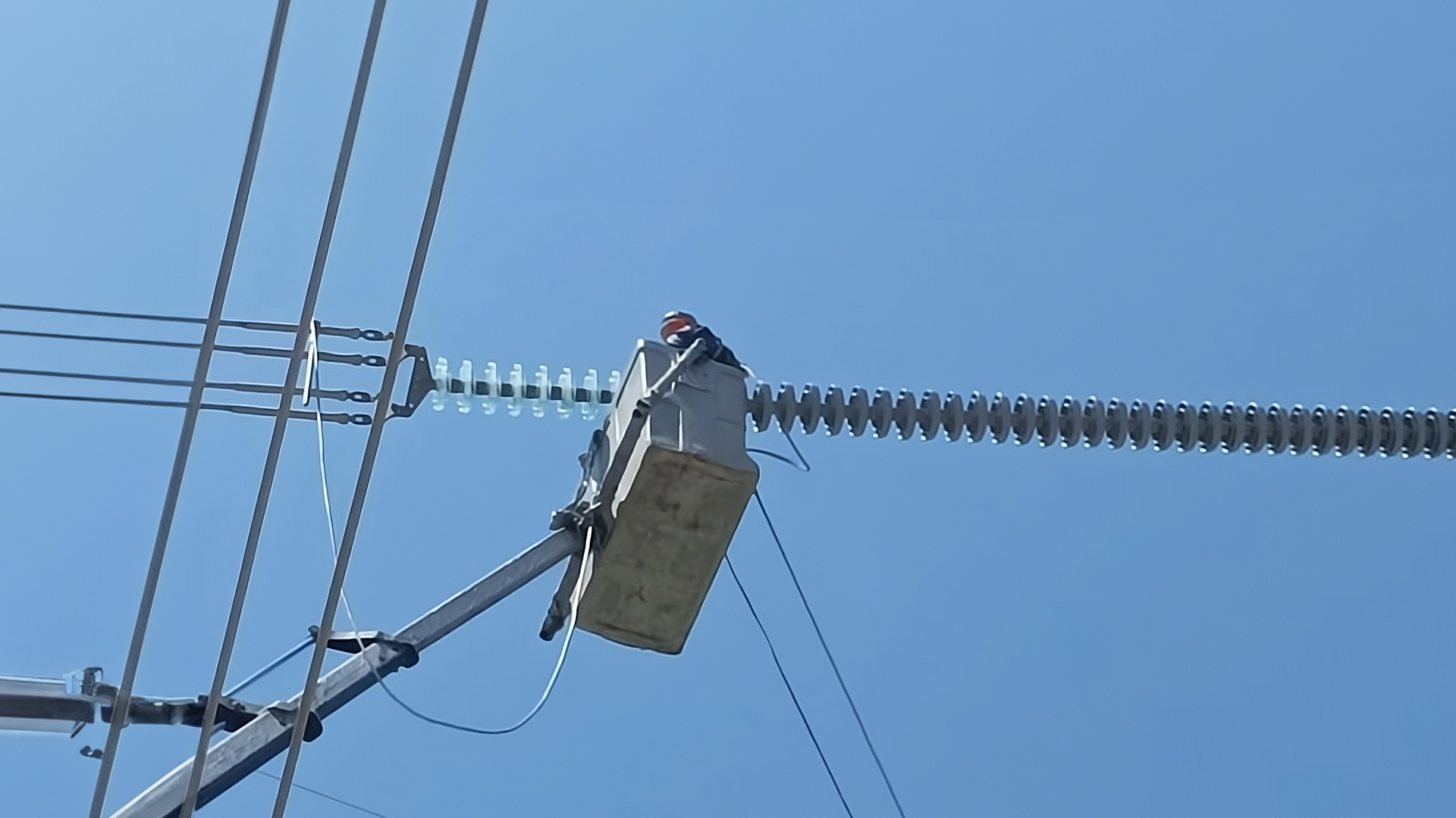 Siliconado de aisladores: guía técnica completa para redes de transmisión en Chile